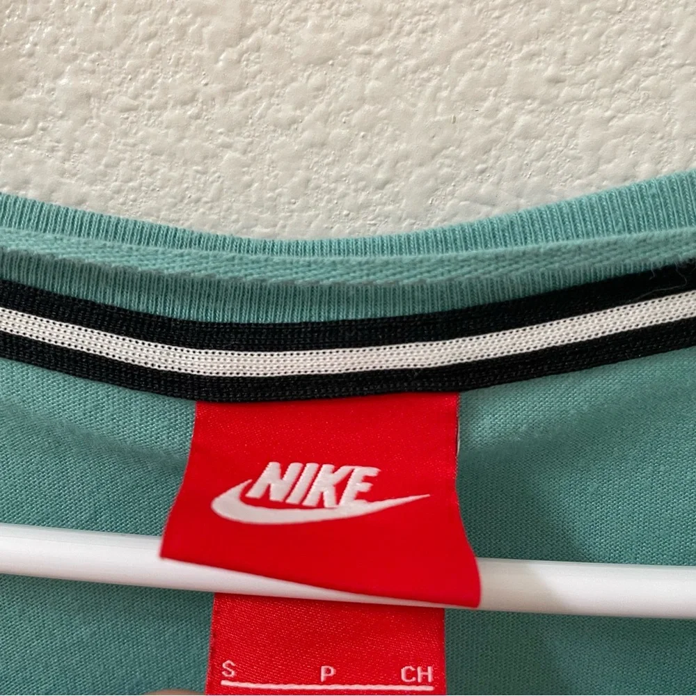 Nike long sleeve t shirt teal blue small